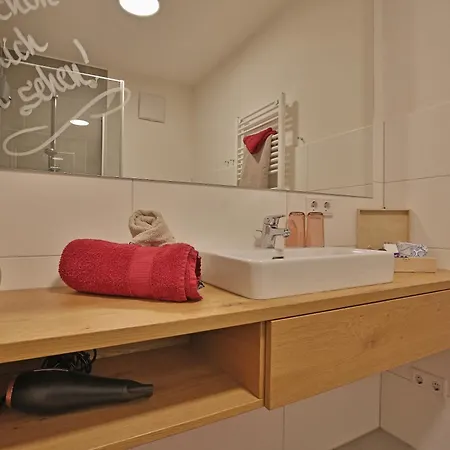 Seidenwebergut Anif Bei Salzburg *